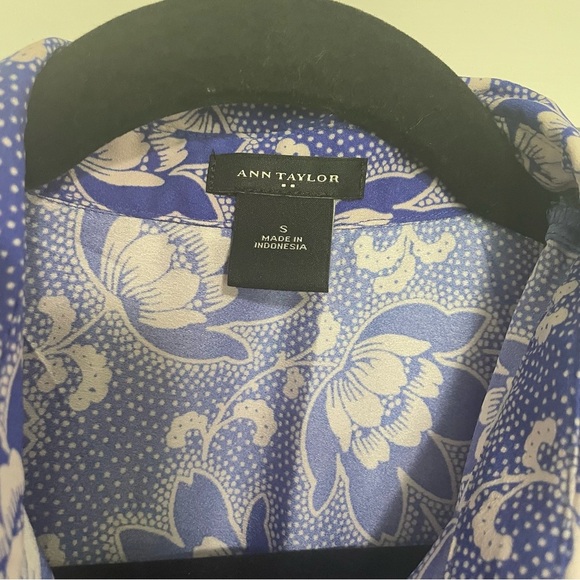 Ann Taylor Blue Floral Sleeveless Blouse - Picture 3 of 11